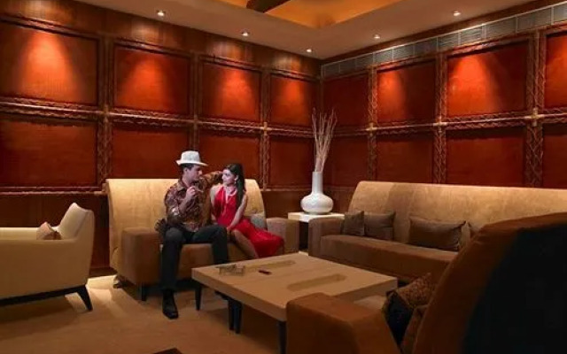 Radisson Plaza Resort & Spa
