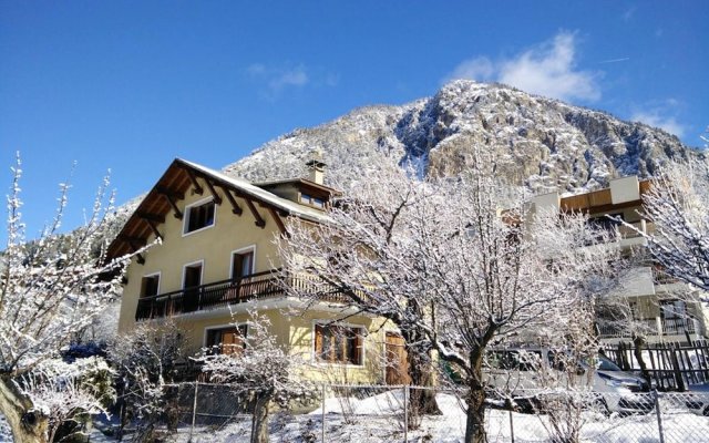 Chalet With 8 Bedrooms In Briancon, With Wonderful Mountain View, Furnished Garden And Wifi 1 Km From The Slopes