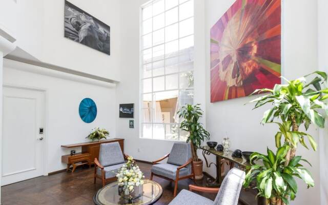 Deco Housing Luxury Rentals in Roma Norte