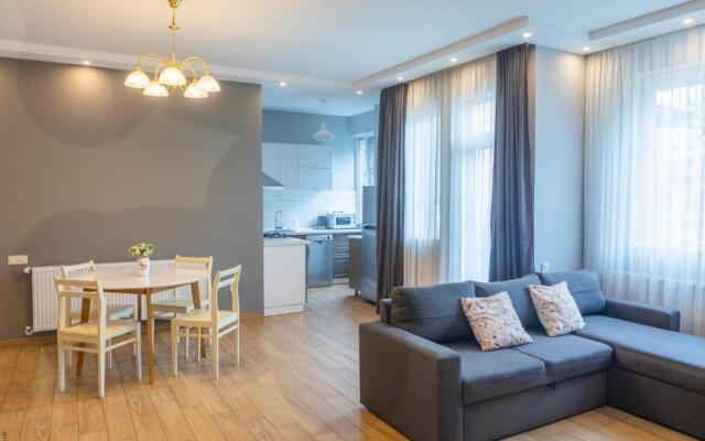 Apartment By The Sheraton