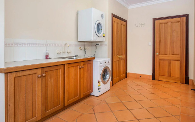 A Hidden Bush Delight