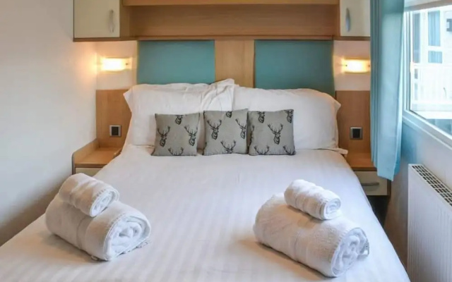 Apple Tree Lodge, Hot Tub, 3 Bedroom, 2 Bars