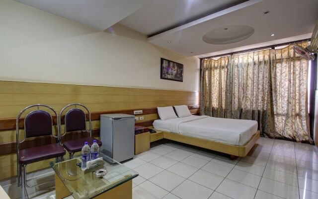 SPOT ON 40409 Hotel Rajsangam International