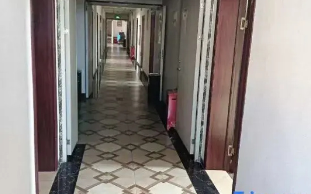 Jiamei Express Hotel (Urumqi Dehui Wanda Starlight Night Market)
