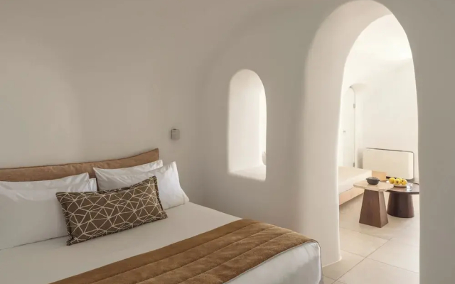 Cave Suite Oia
