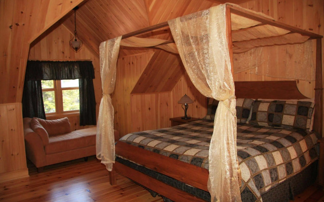 Fiddler Lake Resort