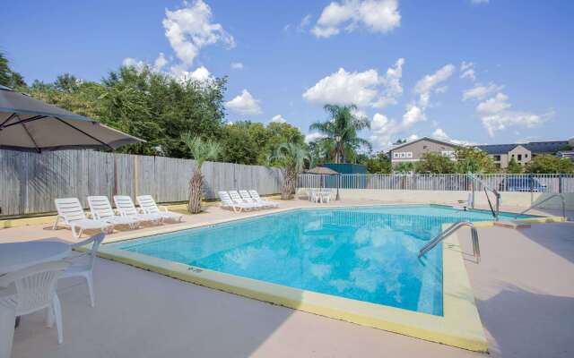 Days Inn by Wyndham Tallahassee University Center