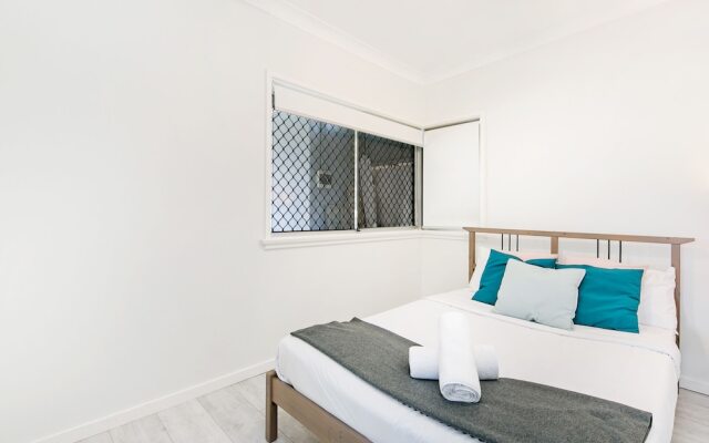 Fairfield 3 Bedroom House with PARKING