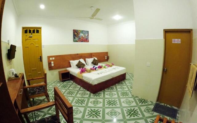 Adroit Beach Inn