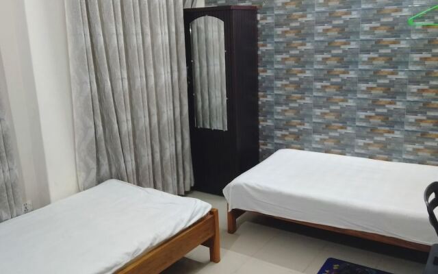 Hotel Charu