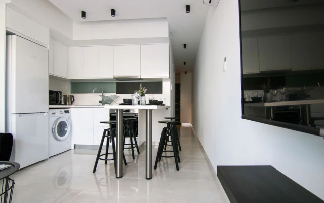 Phaedrus Living Seaside Luxury Flat Athina 108