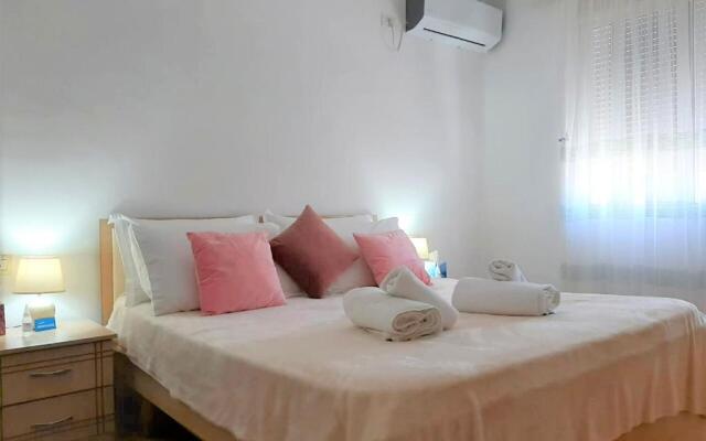 Sazani's Place