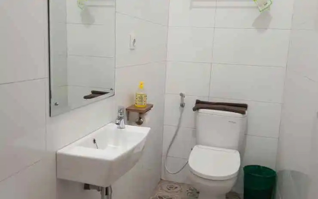 Reisban Coffee Shop and Hostel