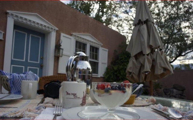 Nora Dixon Place Bed & Breakfast