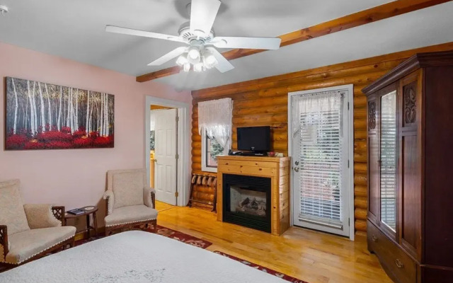 Quarter Horse Inn / Heather Room