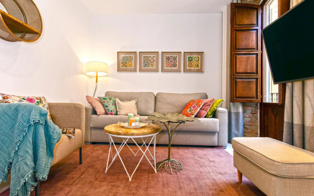Lovely 1-bedroom apartment near the Cathedral. Zacatin 202