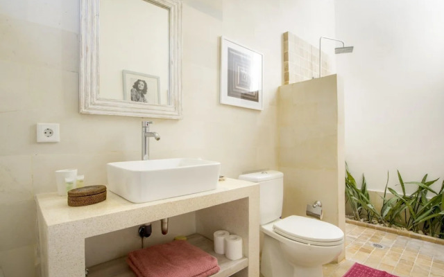 Villa Tara in Kuta With 3 Bedrooms and 3 Bathrooms