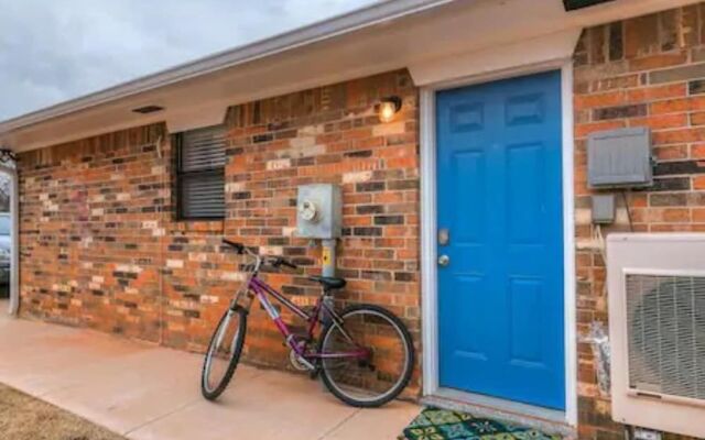 Garage Studio near OUSHC Hospital