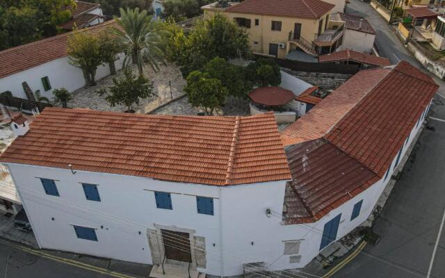 The Courtyard Episkopi Guest House