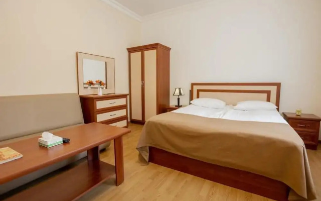 Red Hotel