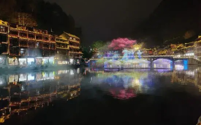 Davis International Apartment (Longhua Bus Station Qinghu Branch)