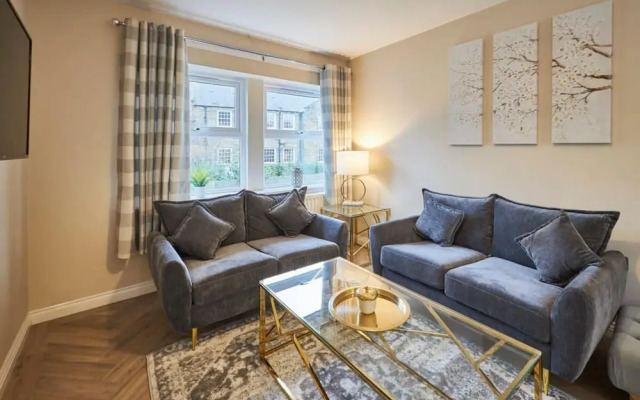 Host Stay Column Mews