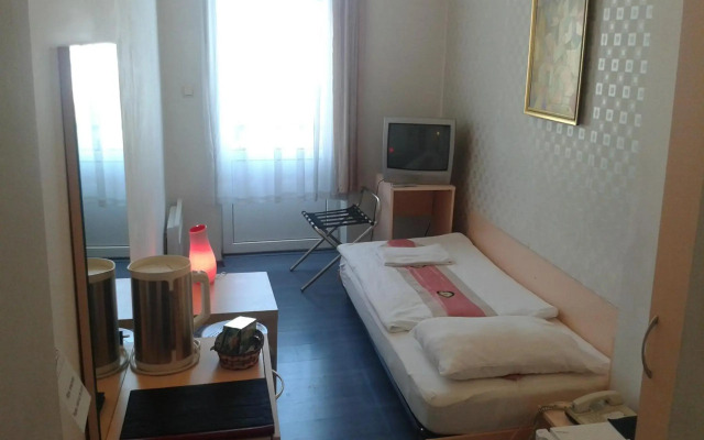 Scotty's Boutique Hotel