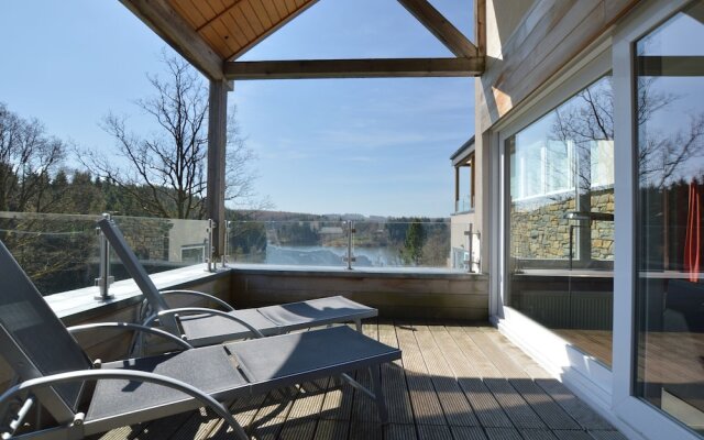 Luxury Apartment With Sauna Over a Lake