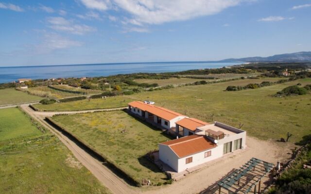 Apartment With one Bedroom in La Ciaccia, With Wonderful sea View and Enclosed Garden - 500 m From the Beach