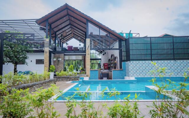 Majestic Lakefront Hotel & Suites