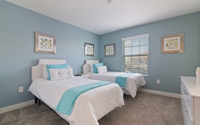 Beautiful 4Bd Pool TH, Storey Lake-4815DS