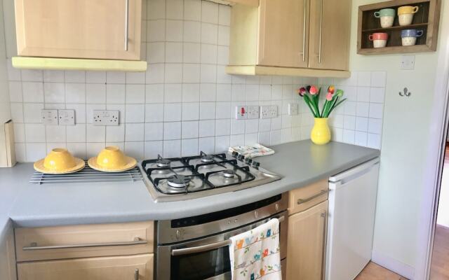 Apple Perch 2BR Flat-Free Parking