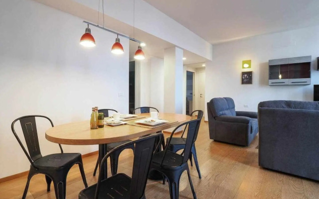 UCA14 Luxury large apartment with private terrace in Citylife