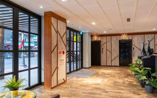 CHECK inn Taichung Ziyou