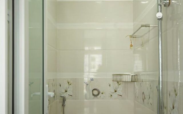 Livin Hub Hostel  Apartment