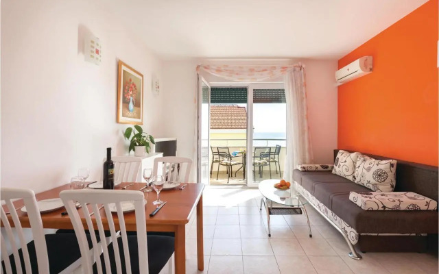 Apartment Makarska with Sea View 02