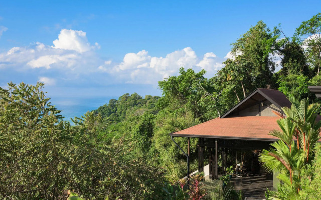 Tiki Villas Rainforest Lodge & Spa