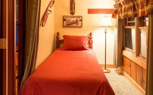 Arrowhead Pine Rose Cabins
