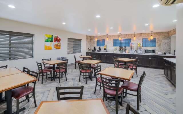 Quality Inn & Suites Goodyear - Phoenix West