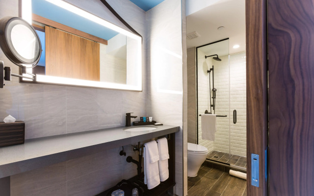 Crowne Plaza HY36 Midtown Manhattan by IHG