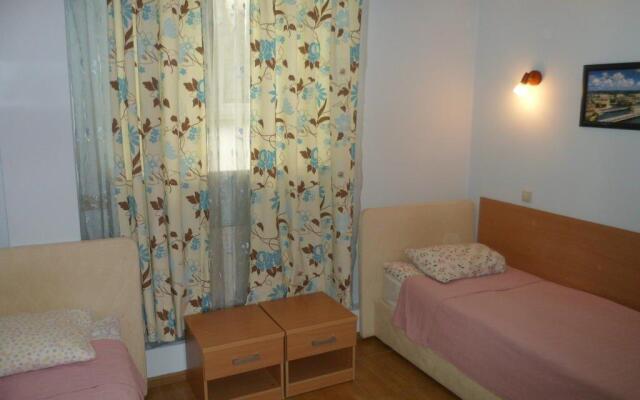 Отель Златотур