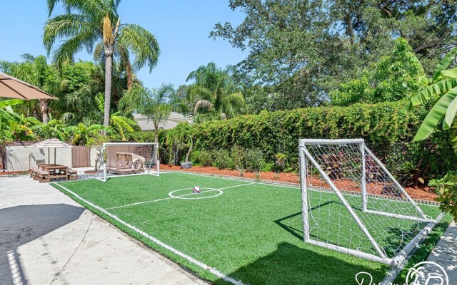 8 BR Heated Pool & Soccer Field