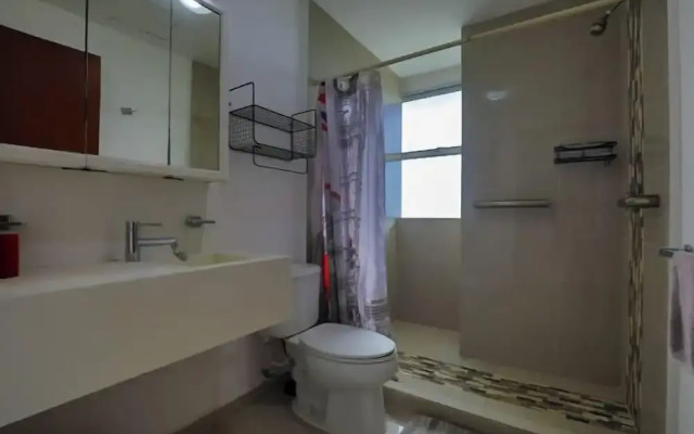 Spacious Condo with Gym & Pool Cancun