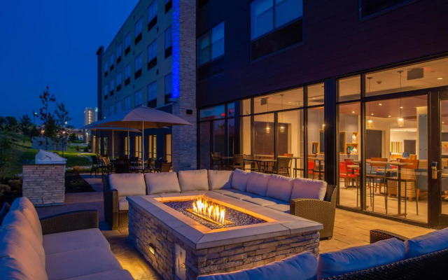 Holiday Inn Express & Suites Olathe West by IHG