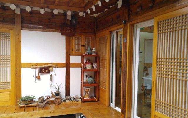 Nuhadang Hanok Guesthouse