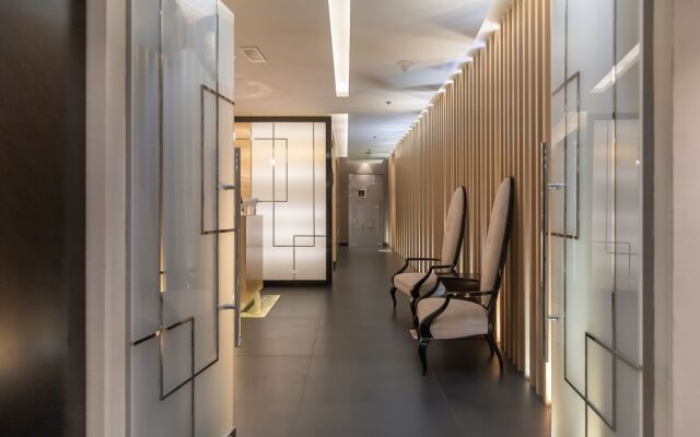 Elegant Studio w/work space and views DAMAC