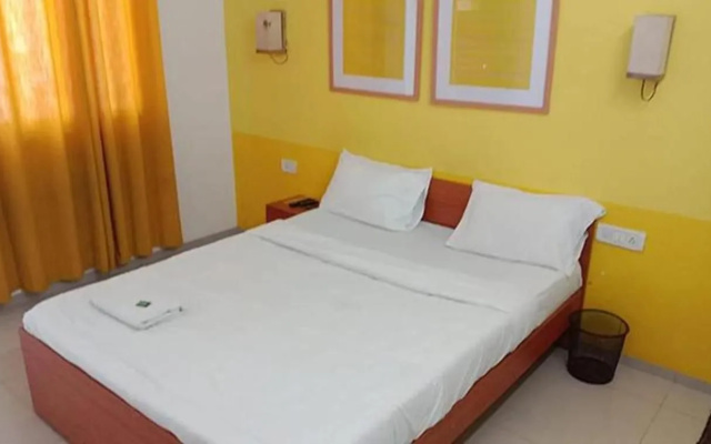 Fabhotel Aakiyo