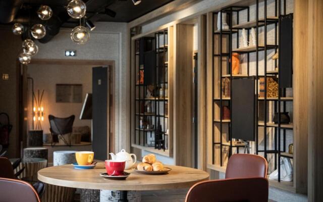 Hotel Base Camp Lodge - Bourg Saint Maurice