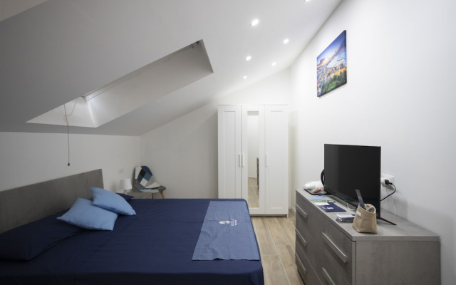 Giuly Suites & Rooms