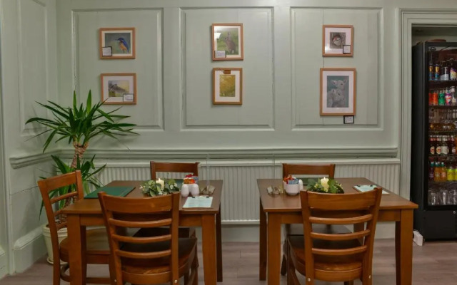 Lovelady Shield Hotel